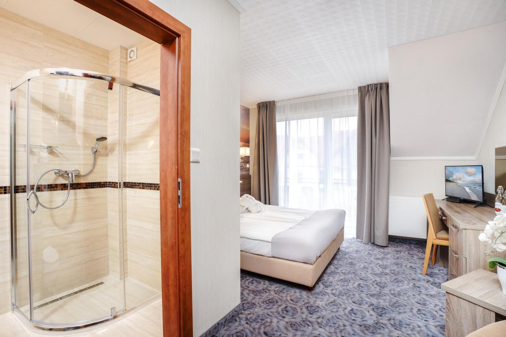 Hotel SPA Activia Jastrzębia Góra Exterior foto