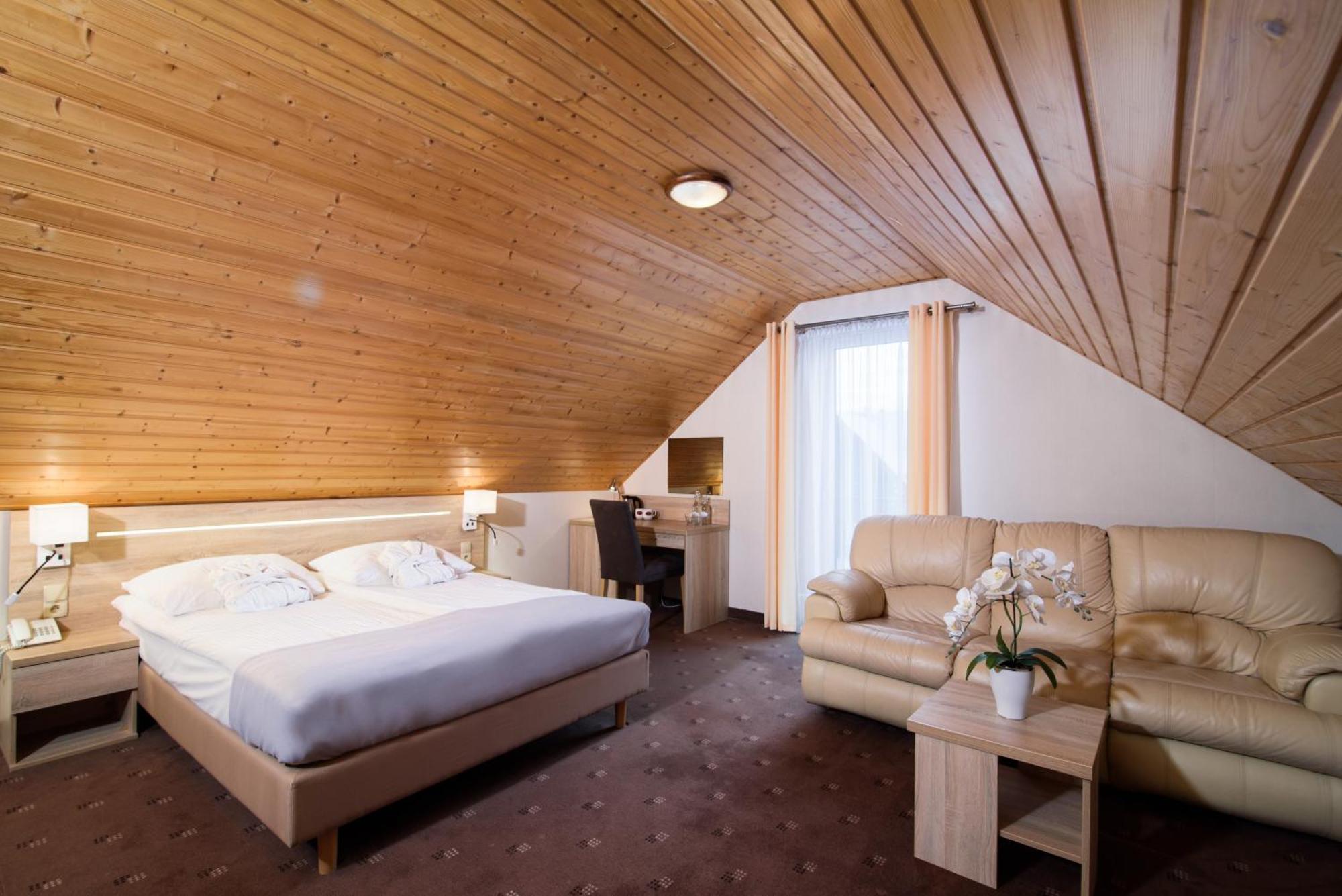 Hotel SPA Activia Jastrzębia Góra Exterior foto
