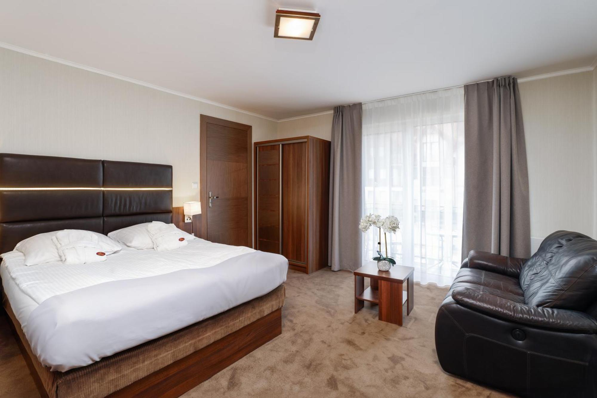 Hotel SPA Activia Jastrzębia Góra Exterior foto
